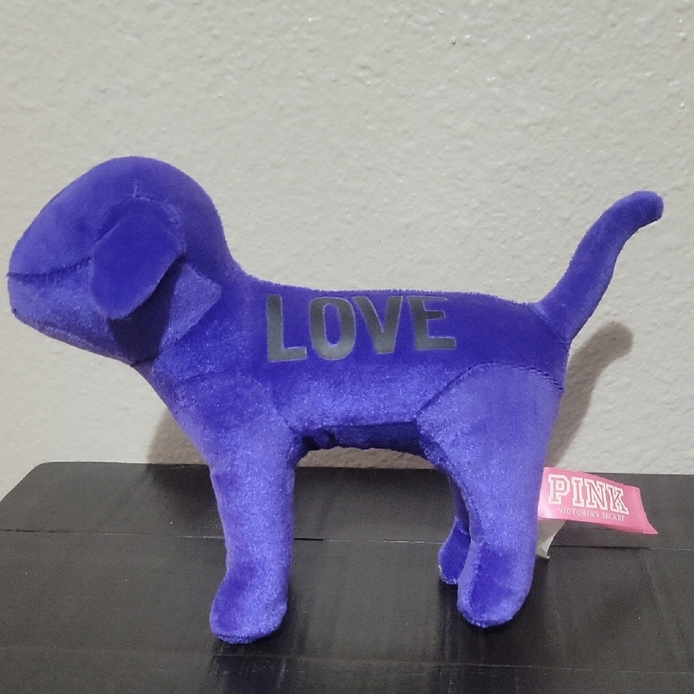 VS PINK Collector Dog